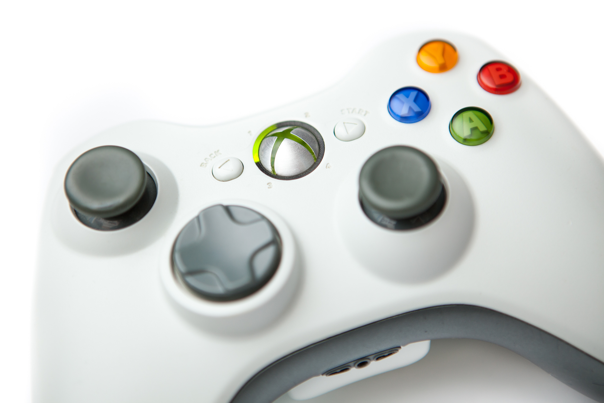 Do Xbox 360 Controllers Work on Xbox One? No, They Do Not