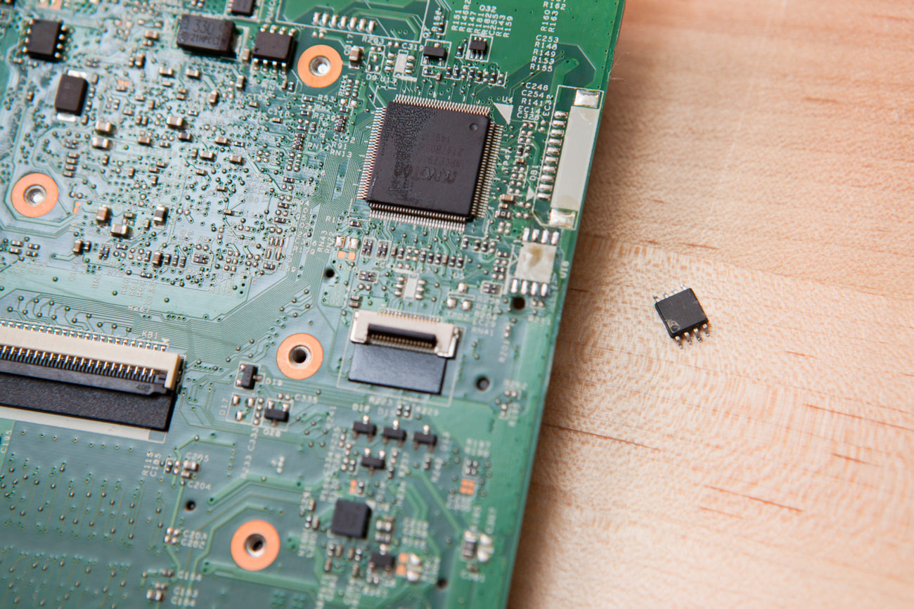 Flashing the BIOS to Fix a "Bricked" Lenovo Laptop Parts Not Included